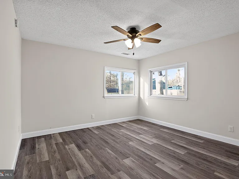 32 Rosewood Rd S — Photo 8