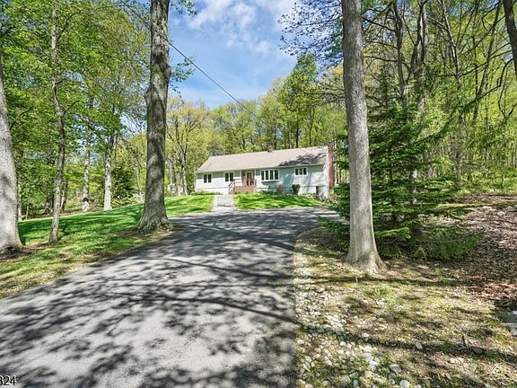 2nd image of 90 Russling Rd