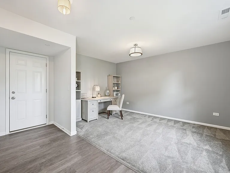 2546 Huntleigh Ln — Photo 16