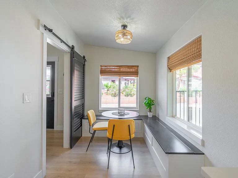 264 N 100 W — Photo 25