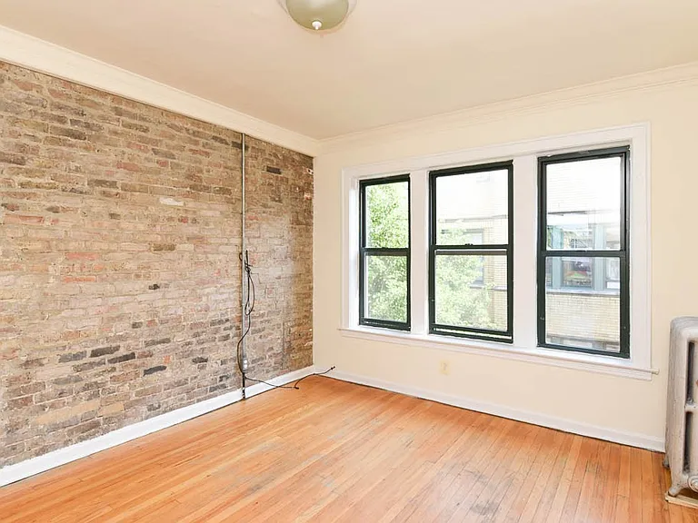 2334.5 N Spaulding Ave #B4 — Photo 9