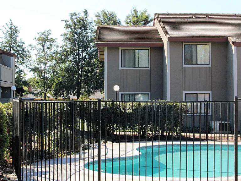 Sunflorin Village Apartments — Photo 26