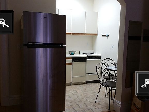 4th image of 847 Beacon St APT 6