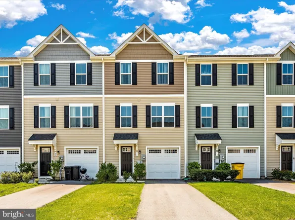 56 Snickers Ct, Martinsburg, WV 25403