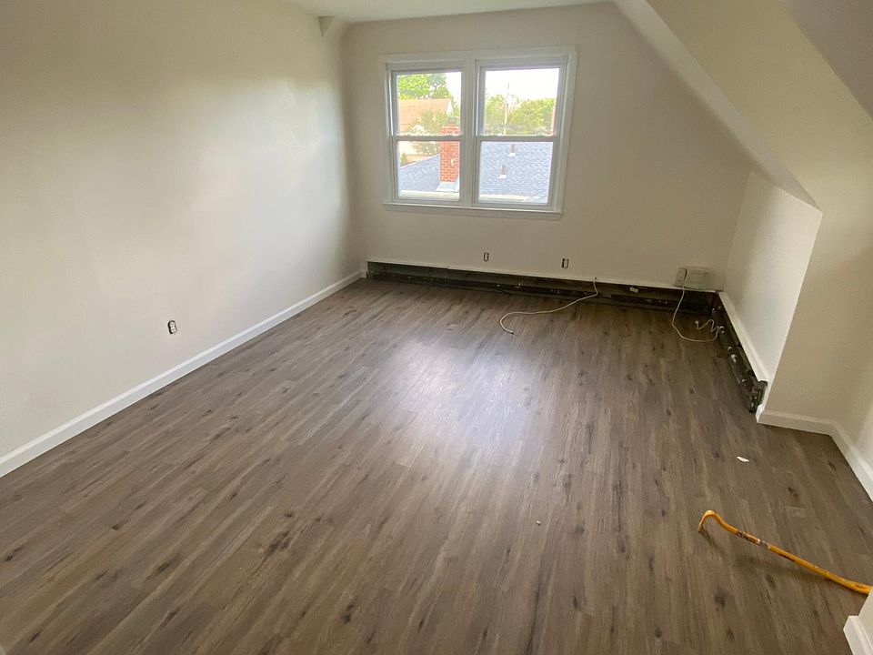 1st image of 805 Hempstead Blvd