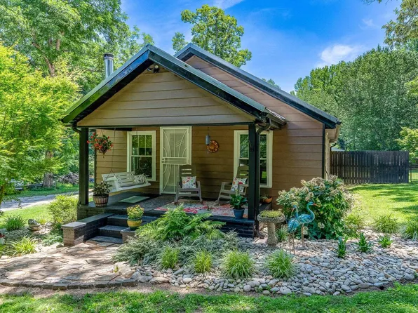 2261 Fews Chapel Rd, Greer, SC 29651