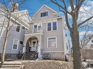 1848 N Cambridge AVENUE, Milwaukee, WI 53202