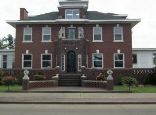 301 W 3rd St, Caruthersville, MO 63830