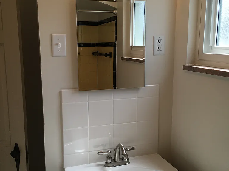 1728 Elmwood Ave #A — Photo 7