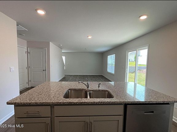 4th image of 4672 Slatestone Dr
