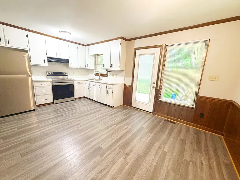 433 Creekway Dr — Photo 5