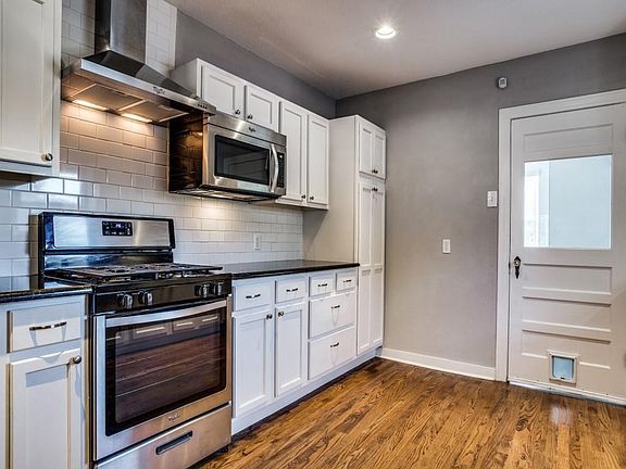 3rd image of 1318 Melbourne Ave