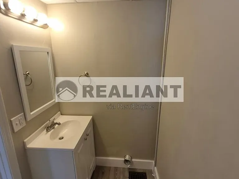 132 Evergreen Ave #1 — Photo 16