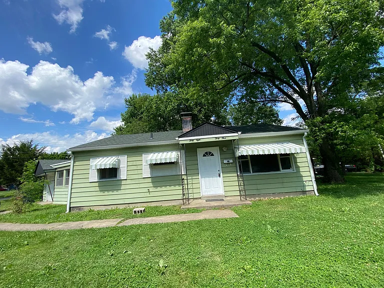 3833 N Park Dr — Photo 2