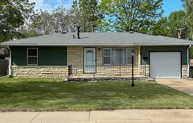 1st image of 1418 Dover Cir