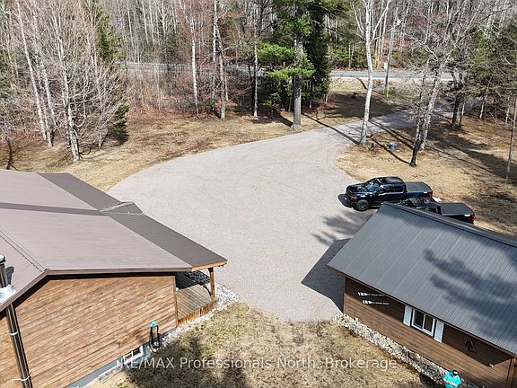 2nd image of 3951 Elephant Lake Rd