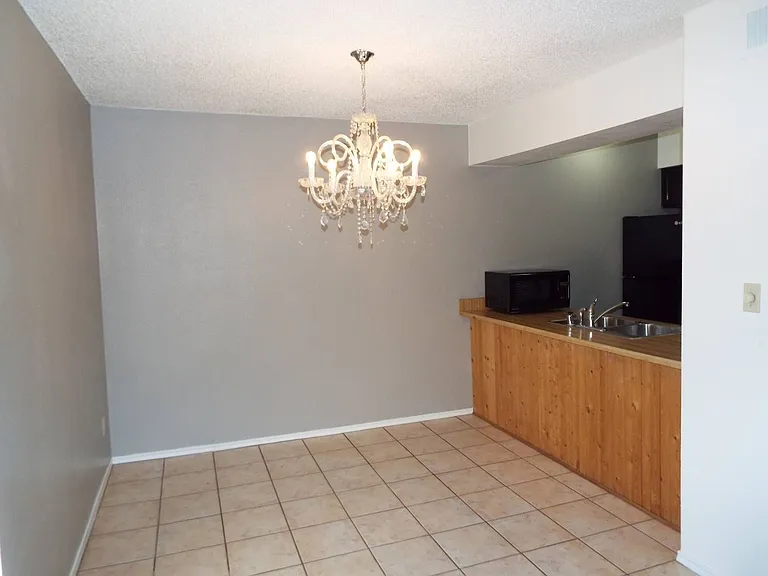 1688 W Village Way — Photo 3