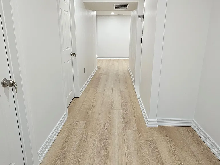 78 Dragoon Cres #BASEMENT — Photo 5