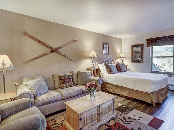 3rd image of 100 S Park Avenue UNIT 207
