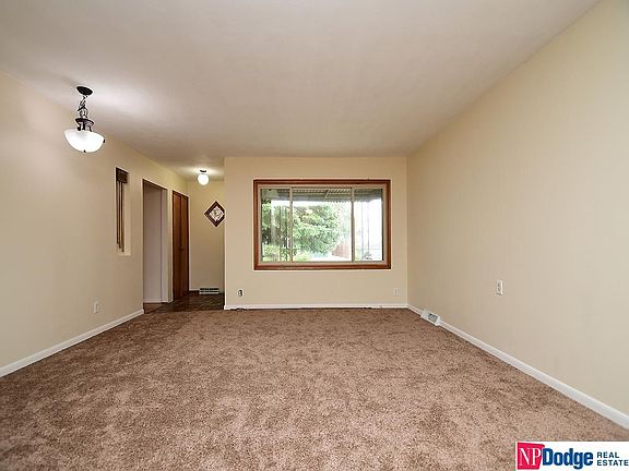 2nd image of 3714 Barretts Dr