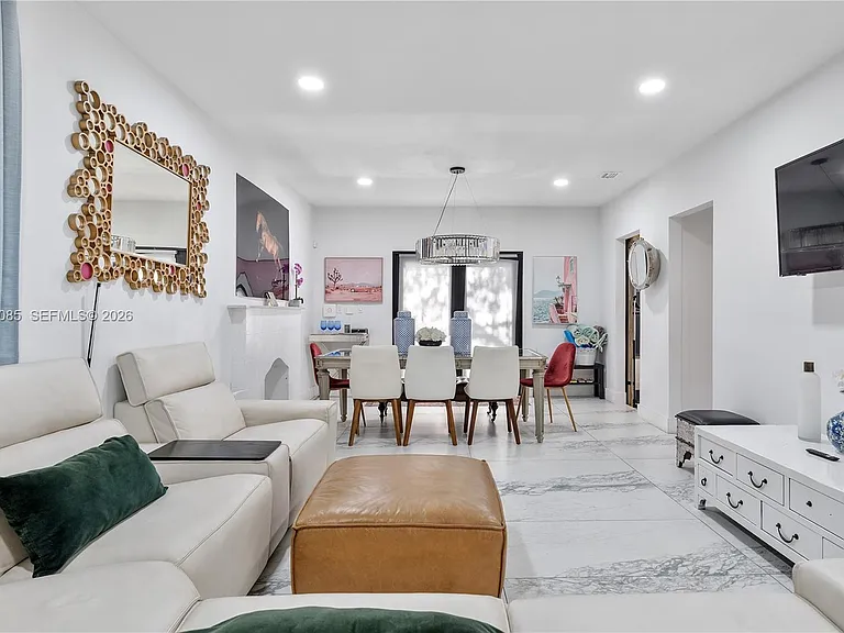 8280 NE 1st Pl — Photo 12
