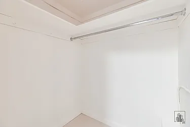 Rented by Barkoff Residential 