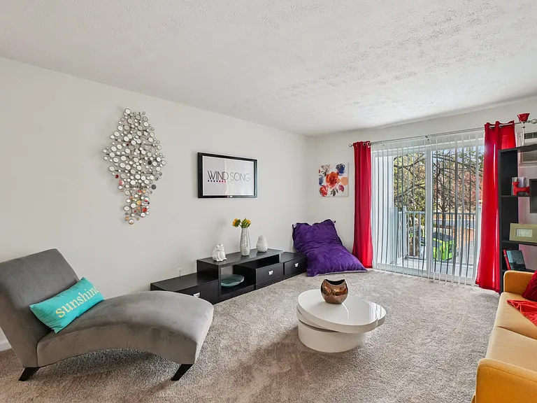 The Wind Song Apartments — Photo 11