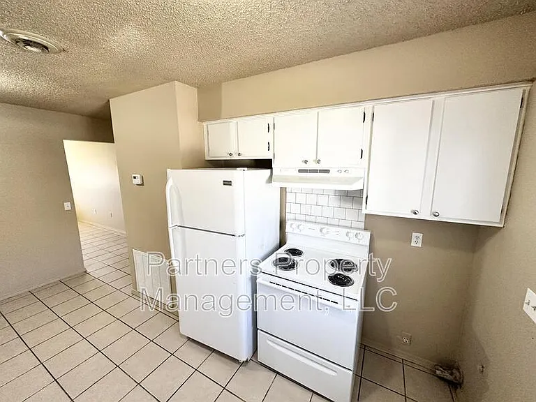 97 Pine Ave #3 — Photo 7