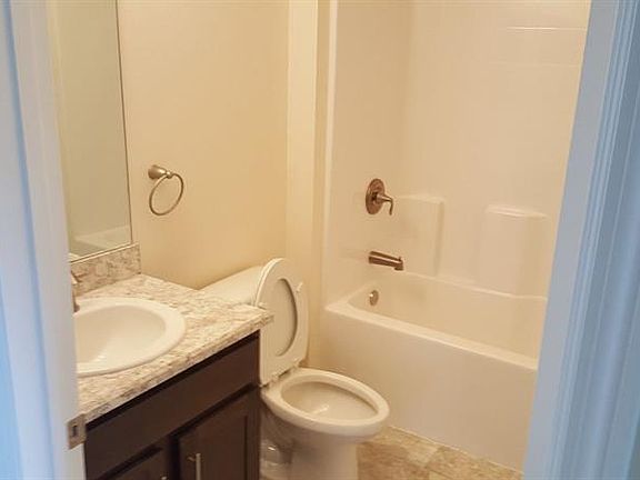 4th image of 1000 Longville Cir