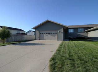 150 Burke Dr, Bismarck, ND 58504