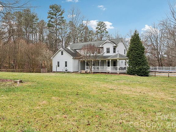 3rd image of 2620 Buffalo Hills Dr