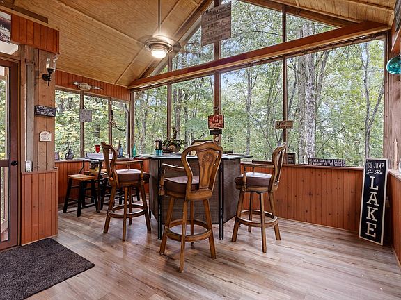 5th image of 7825 Cove Ridge Dr