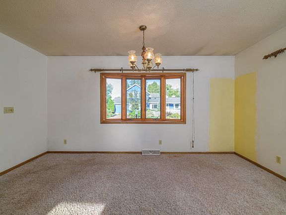 5th image of 610 Riek St