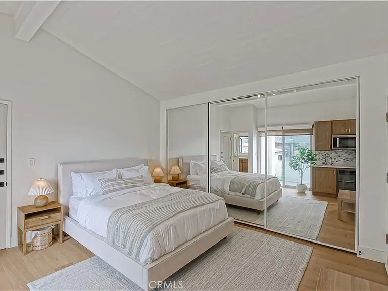 320 Marine Ave — Photo 29