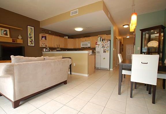 4th image of 1279 NE 105th St #Townhouse 16