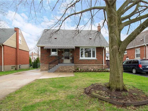 149 E 34th St, Hamilton, ON L8V 3W7