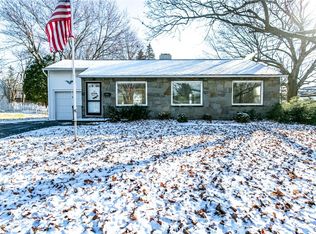 7 Kelly Dr, Manlius, NY 13104