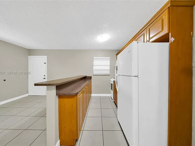 9751 Wayne Ave #6 — Photo 3