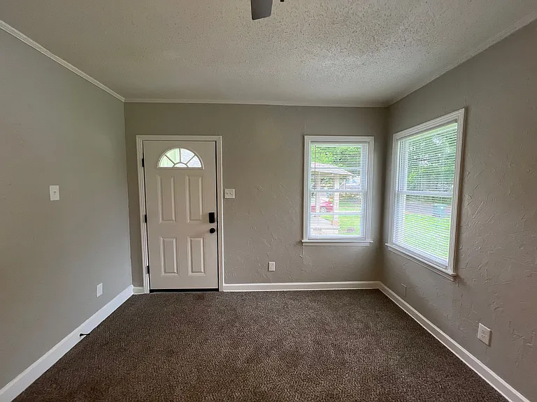 3101 Douglass Ave — Photo 6