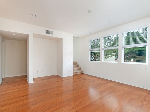 5th image of 3035 Pacific Palm Way