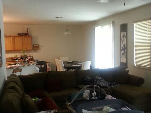 4th image of 652 Queensland Cir