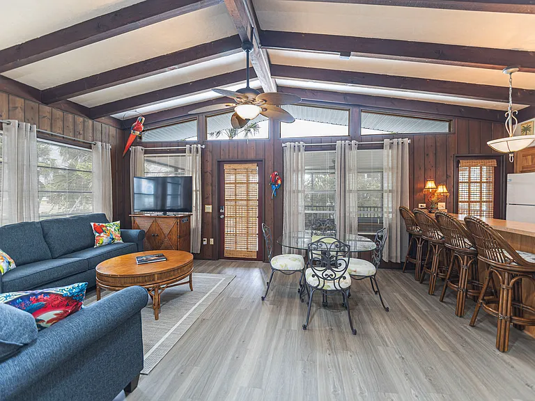 5372 Palmetto St — Photo 7