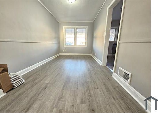 4th image of 133 Riverthorn Rd