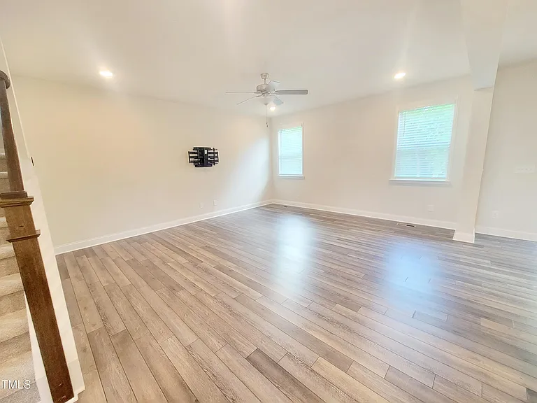 121 Scoville Rd — Photo 28