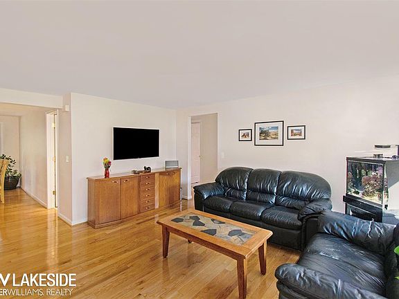 3rd image of 5092 Bernice Dr