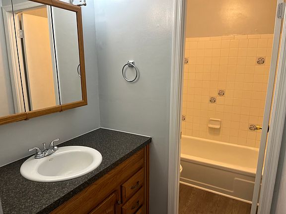 5th image of 1006 Brinker 302 Dr