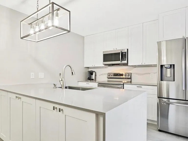 2117 21st Ct — Photo 1