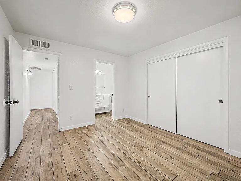 4250 N 27th St #4 — Photo 11
