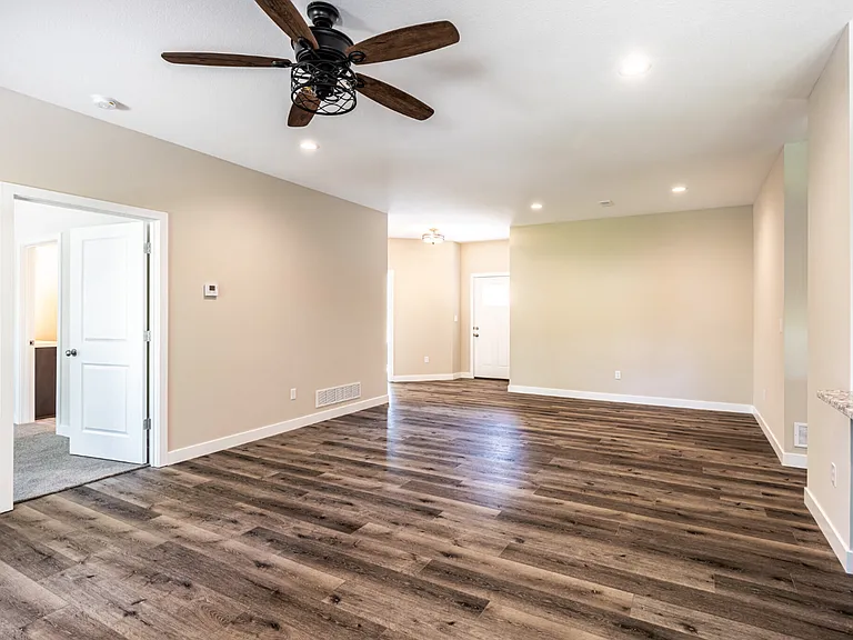 1205 Stonehaven Dr — Photo 9