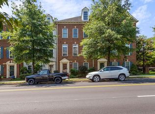 824 W Glebe Rd, Alexandria, VA 22305